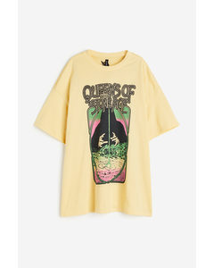 Oversized T-Shirt mit Print Gelb/Queens of the Stone Age