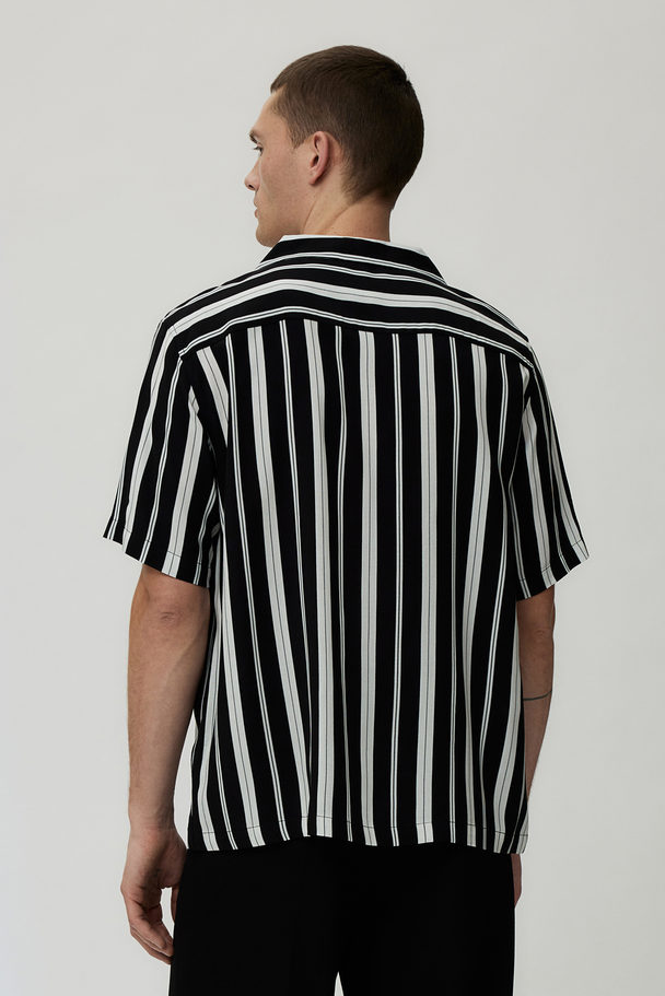 H&M Mønstret Resortskjorte Sort/hvit Stripet