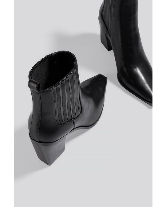 NA-KD Pointy Block Heel Boots Black