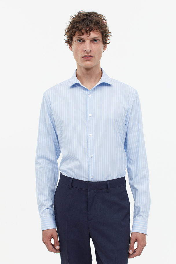 H&M Hemd aus Premium Cotton in Slim Fit Hellblau/Gestreift