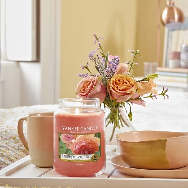 Yankee Candle Yankee Candle Classic Large Jar Sun-drenched Apricot Rose 623g