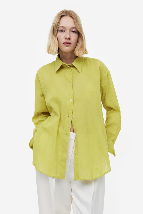 H&M Crinkle-Hemd in Oversize Gelbgrün