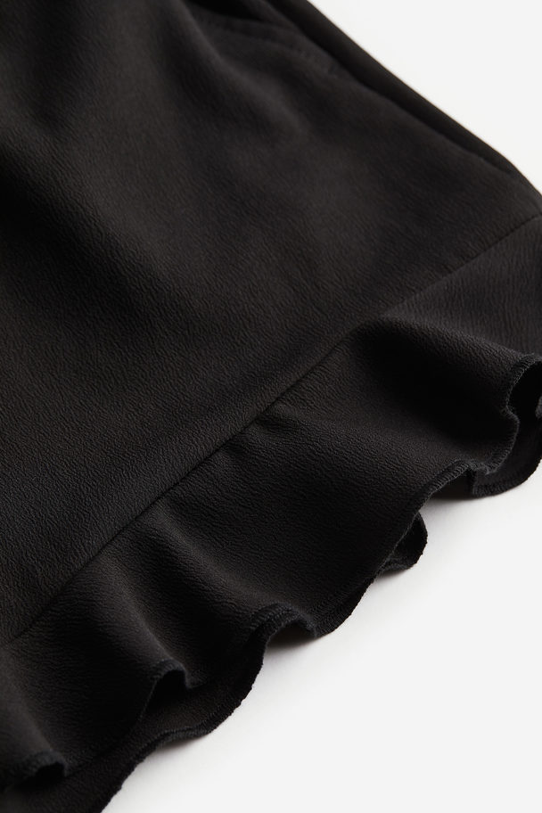 H&M Flounce-trimmed Shorts Black