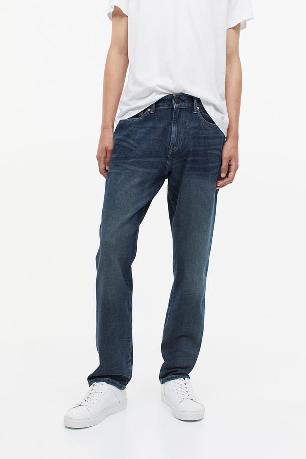 H&M Xfit® Straight Regular Jeans Blau