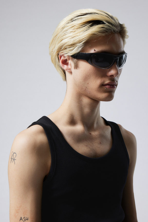 Weekday Trek Sunglasses Svart