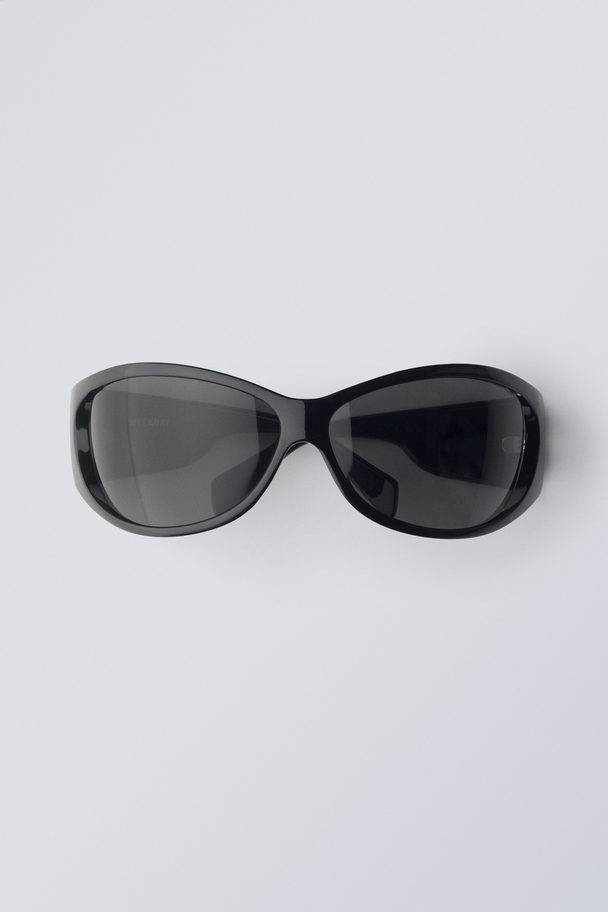 Weekday Strike Sunglasses Black