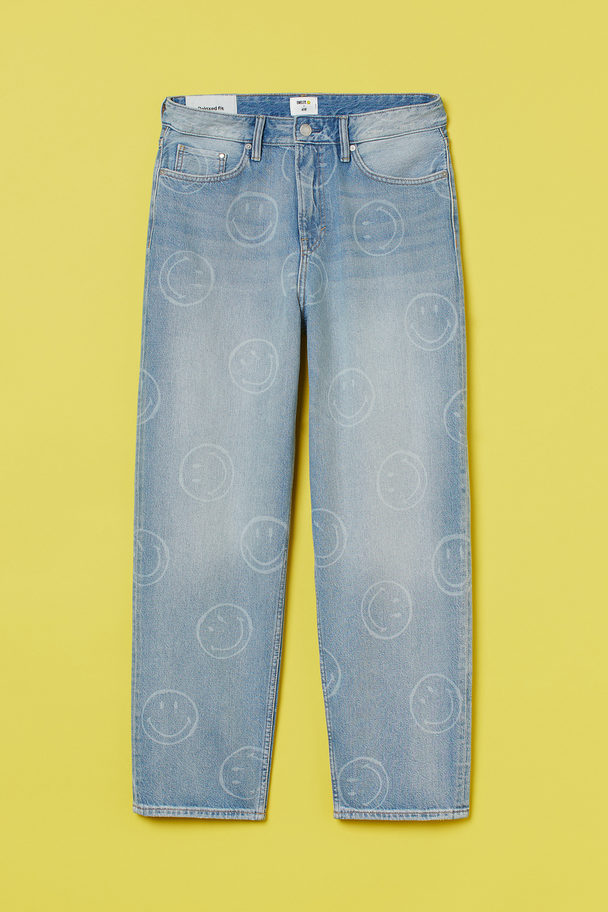 H&M Relaxed Jeans mit Stickerei Hellblau/Smiley®