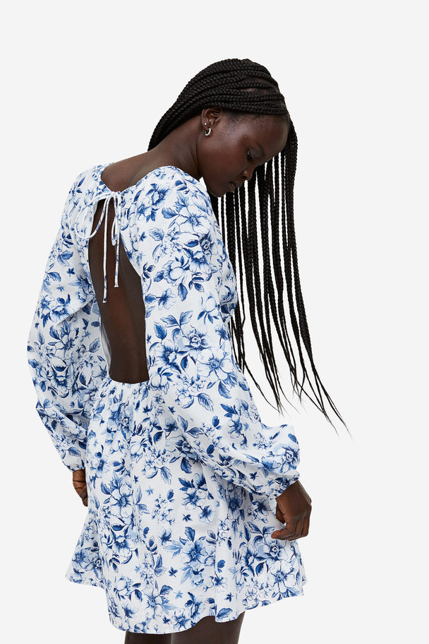 H&M Rückenfreies Kleid mit Ballonärmeln Blau/Geblümt