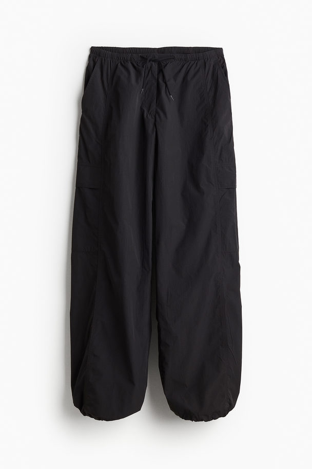 H&M DryMove™ Fallschirmhose im Cargostil Schwarz