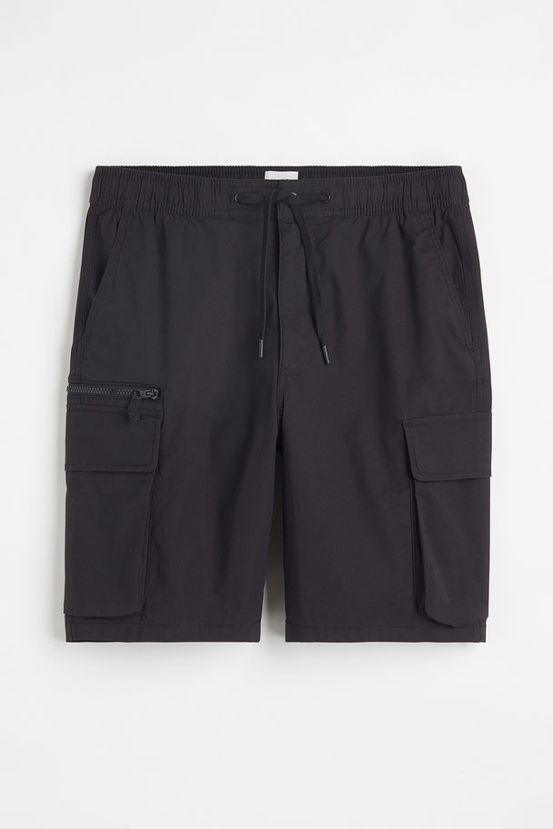 H&M Regular Fit Knee-length Cargo Shorts Black