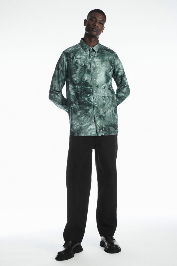 COS Böljande Skjorta Med Batikmönster Grön/grå-mönstrad