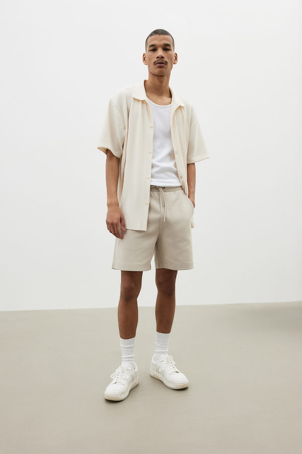 H&M Sweatshorts in Regular Fit Beige