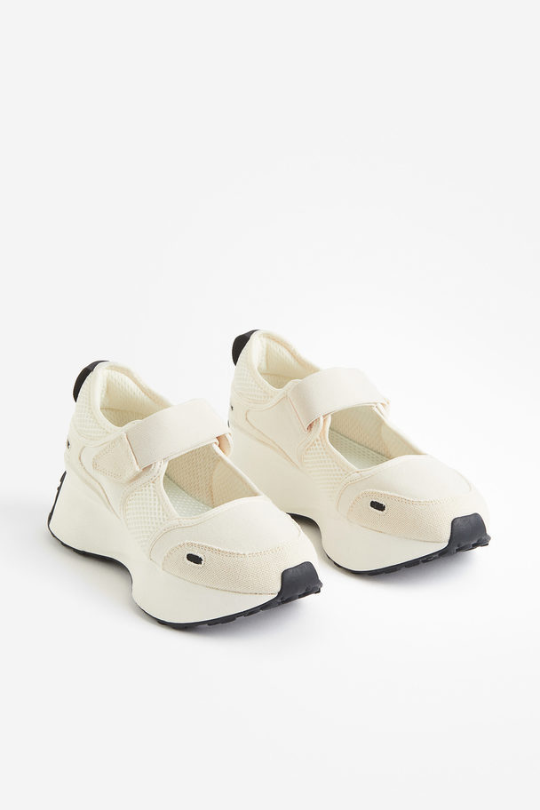 H&M Sneaker-Sandalen aus Canvas Hellbeige