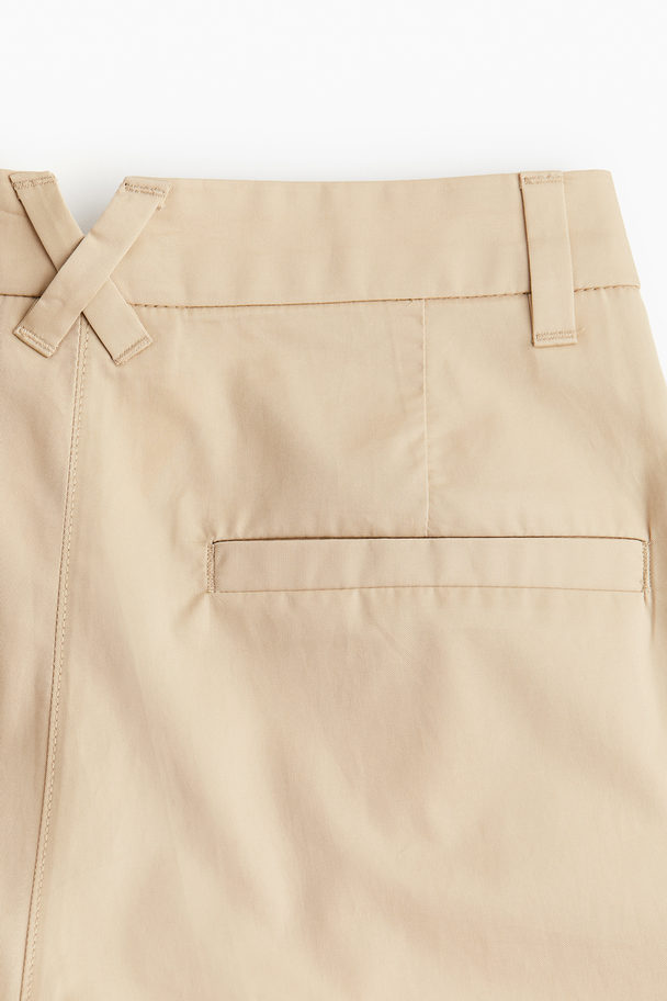 H&M Chino in Loose Fit Beige