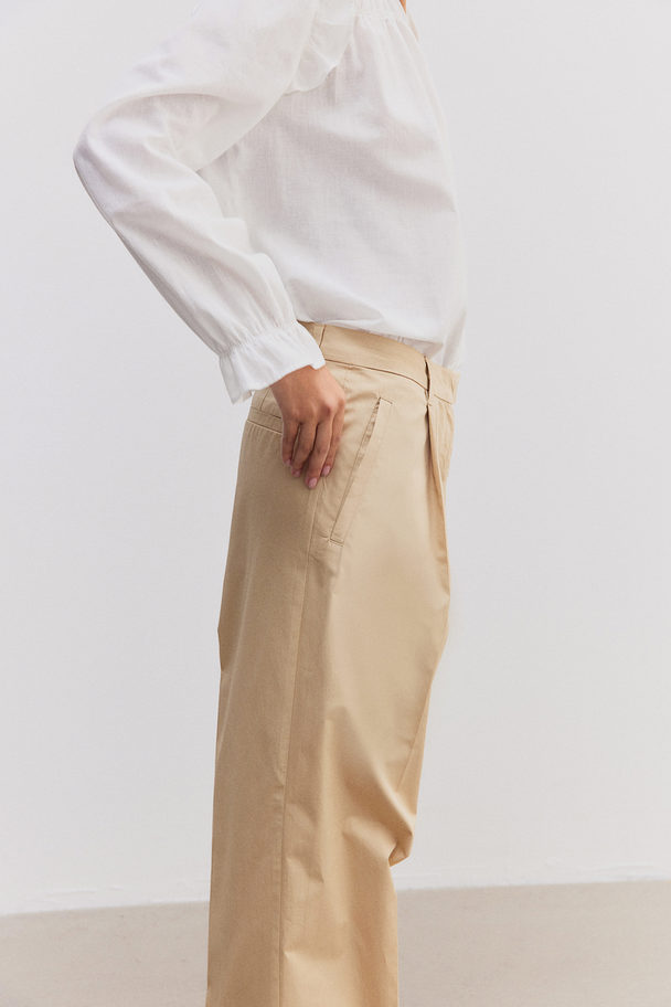 H&M Chino in Loose Fit Beige