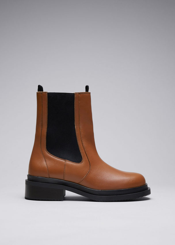 & Other Stories Chelsea Boots aus Leder Braun