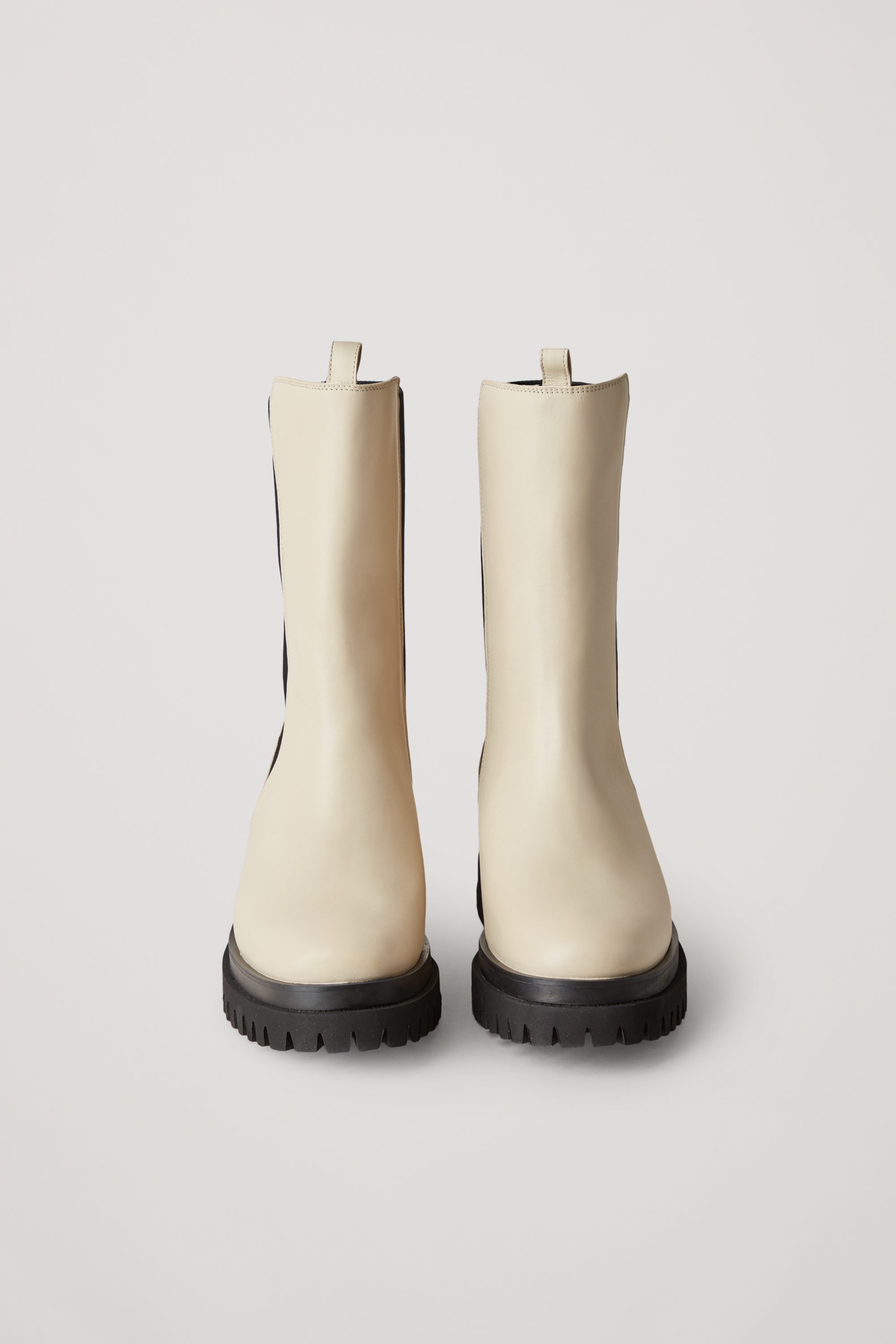 ugg bailey button ii short boots