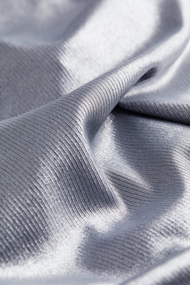 H&M Metallicskimrende Bandeau-kjole Sølvfarget
