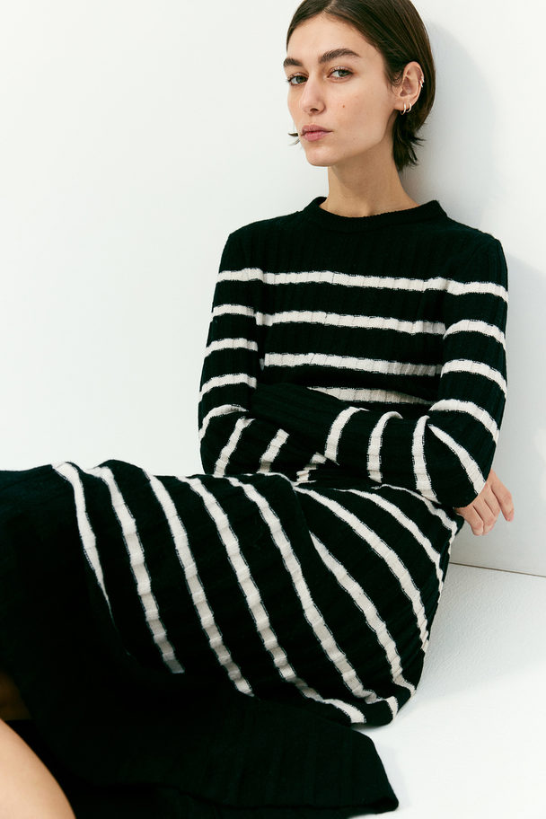 H&M Rib-knit Dress Black/striped