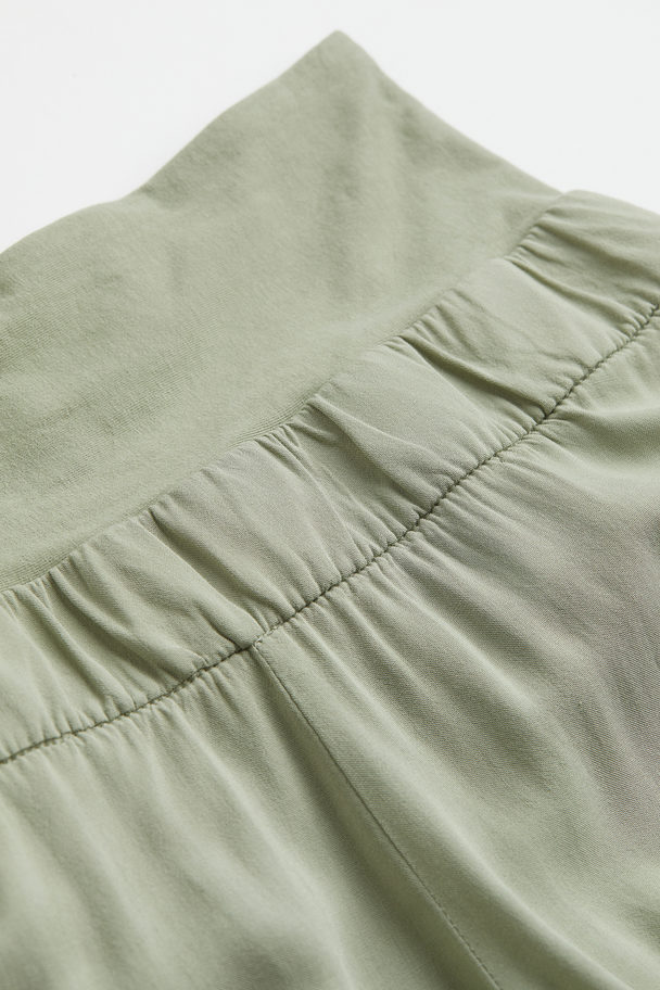 H&M Mama Pull-on Shorts Light Khaki Green