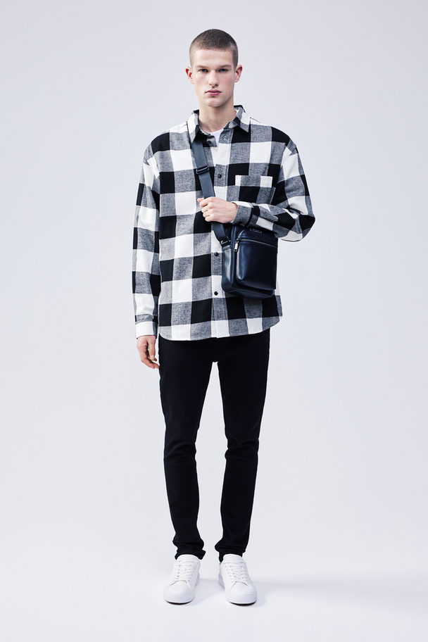 H&M Relaxed Fit Flannel Shirt Black/checked
