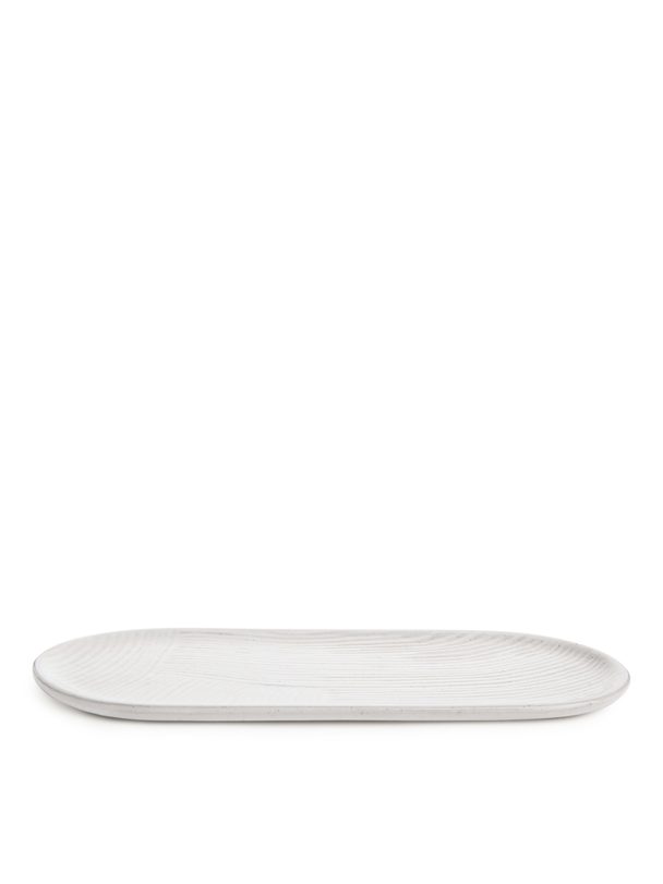 ARKET Ovale Platte mit Reliefmuster Staubiges Weiß