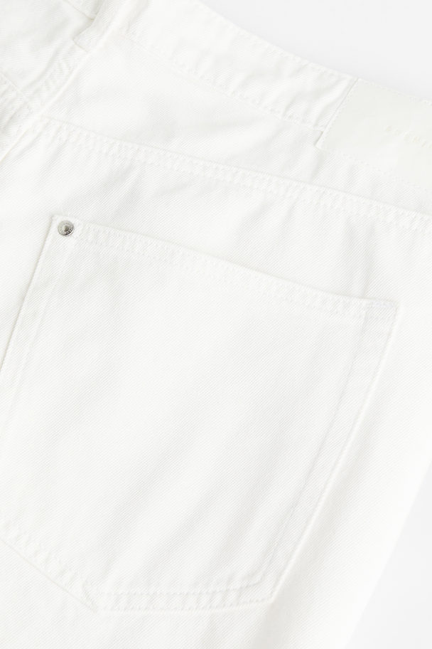 H&M H&M+ Curvy Fit Bermuda High Denim Shorts Weiß