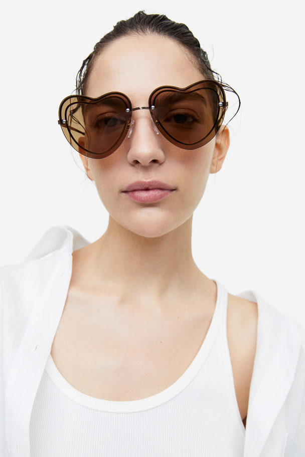 Herzförmige Sonnenbrille Dunkelbraun - schon ab 7 € kaufen | Afound