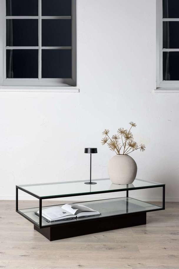 Venture Home Maglehem Table