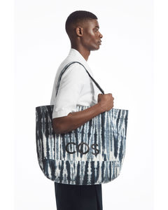 COS TOTE BAG IM UTILITY-STIL - CANVAS BLAU/WEISS