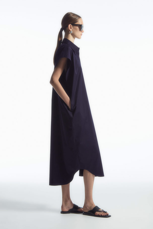 COS OVERSIZED-HEMDBLUSENKLEID IN MIDILÄNGE NAVYBLAU