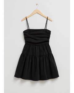 Babydoll-Kleid mit Faltendetails Schwarz