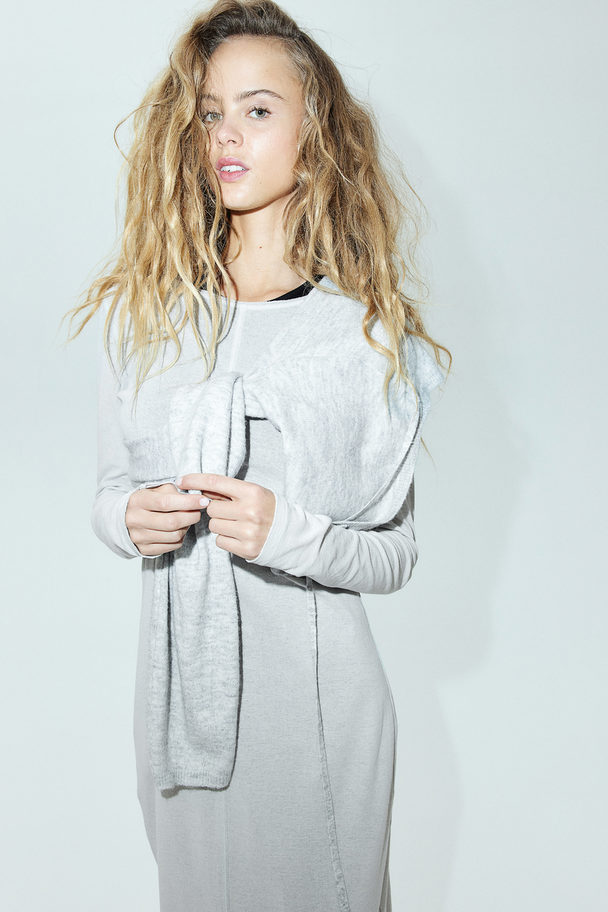 H&M Bodycon-klänning Med Sömdetalj Ljusgrå