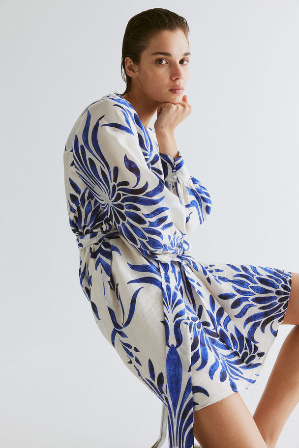 H&M Jurk Met Strikceintuur Roomwit/blauw Dessin