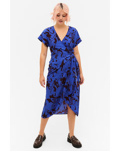 Slå-om-kjole Med Blåt Hvirvelmønster Blå Med Hvirvelmønster