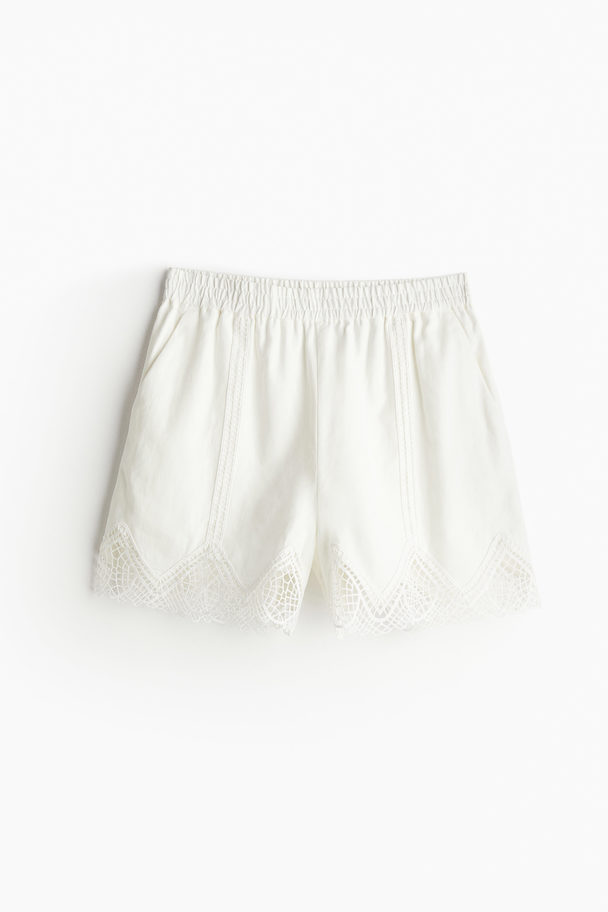 H&M Shorts I Hørblanding Med Blondedetaljer Hvid