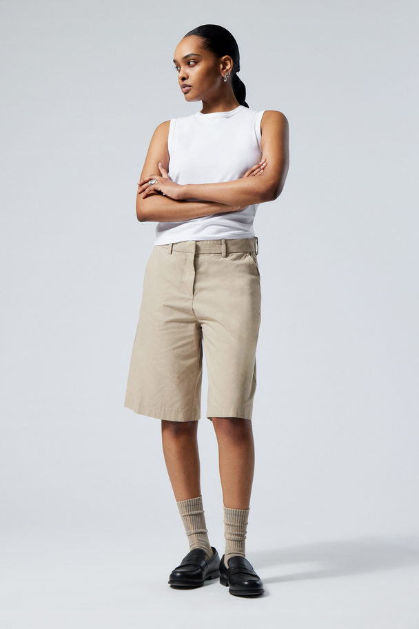 Weekday Chinoshort Met Knielengte Beige