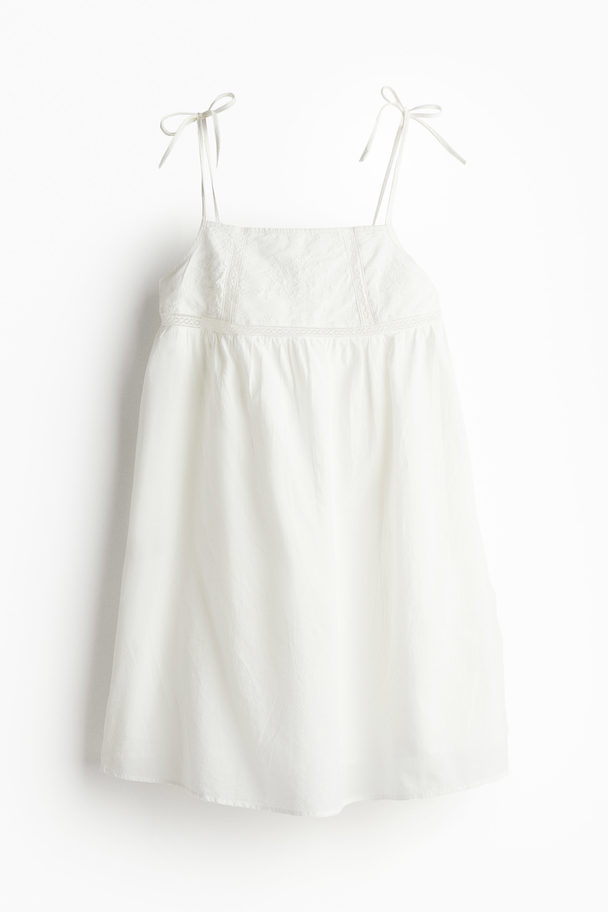 H&M Besticktes Kleid in A-Linie Cremefarben