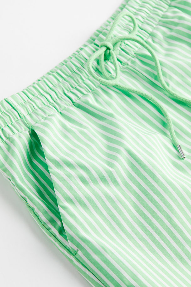H&M Pull-on-Shorts Grün/Weiß gestreift