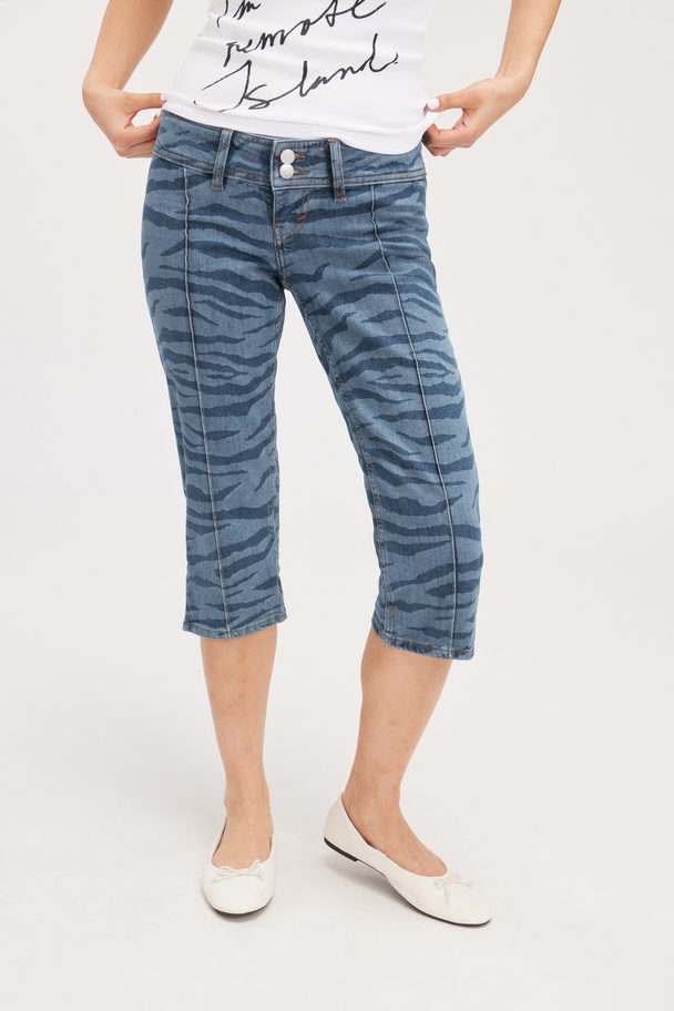 Monki Låga Capri-jeans Med Pressveck Blue Tiger Stripes