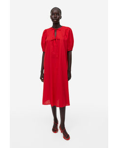 Kleid aus einer Leinenmischung mit Bindebändern Rot