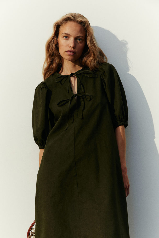 H&M Kleid aus einer Leinenmischung mit Bindebändern Dunkles Khakigrün