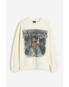 Sweatshirt in Loose Fit Cremefarben/The Notorious BIG