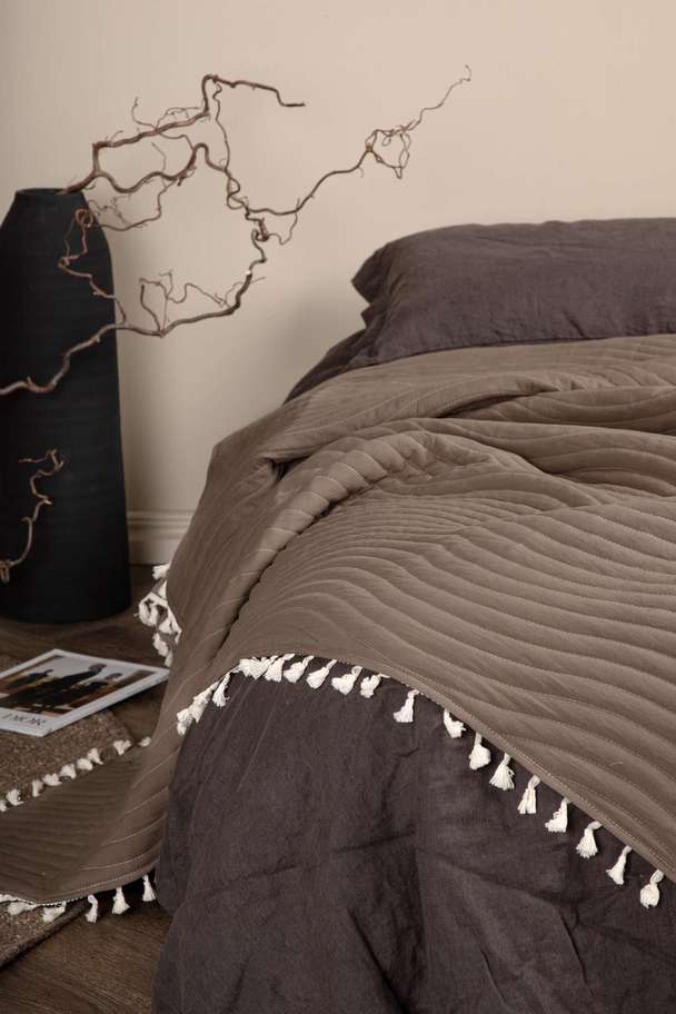 Venture Home Lias Bedspread