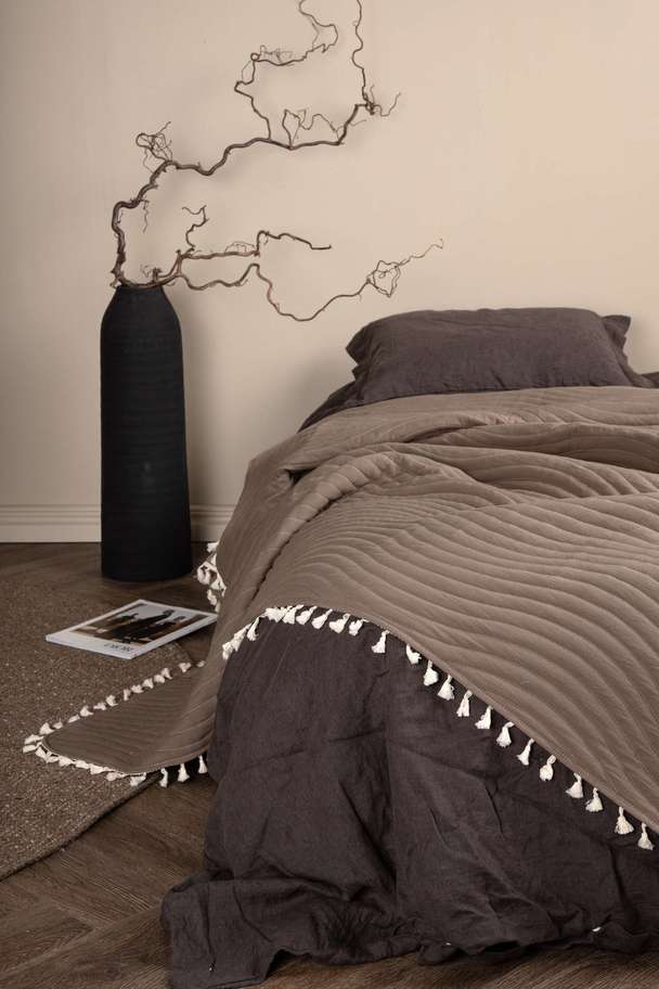 Venture Home Lias Bedspread