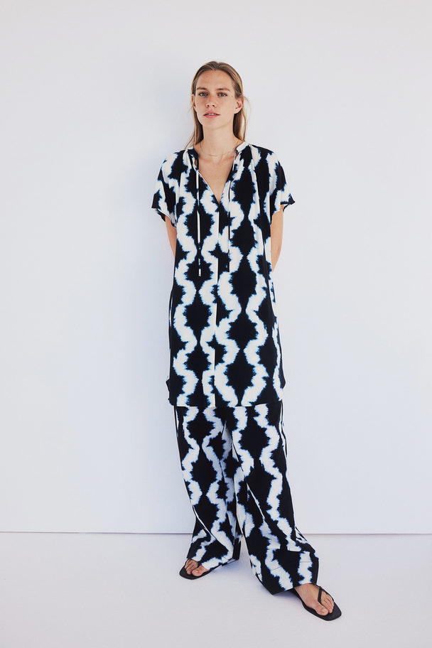 H&M Kjole Med Knyting Marineblå/mønstret