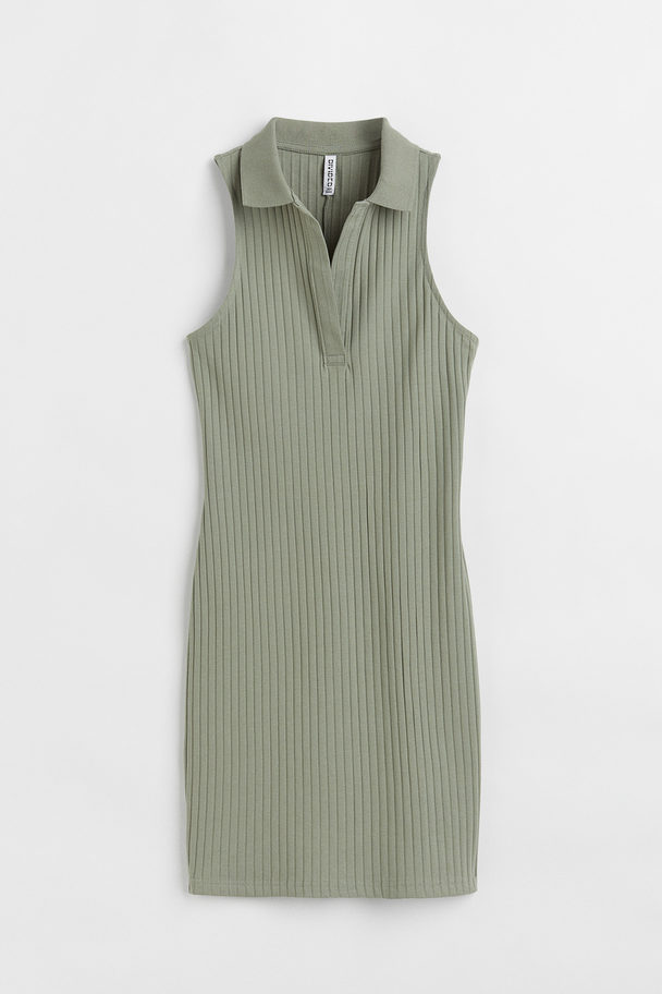 H&M Geripptes Kleid mit Kragen Salbeigrün