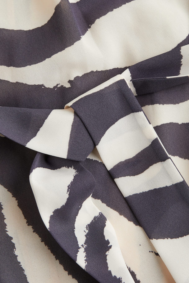 H&M V-neck Dress Cream/zebra Print
