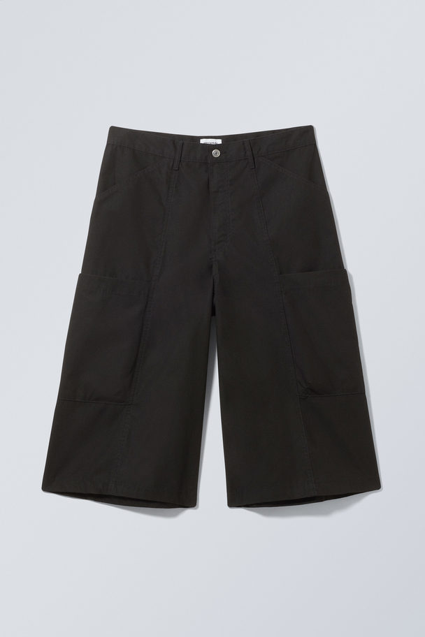 Weekday Loose Ankle Length Cargo Shorts Black