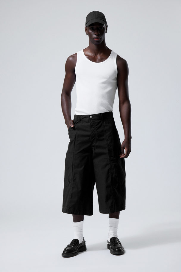 Weekday Weite, knöchellange Cargo-Shorts Schwarz